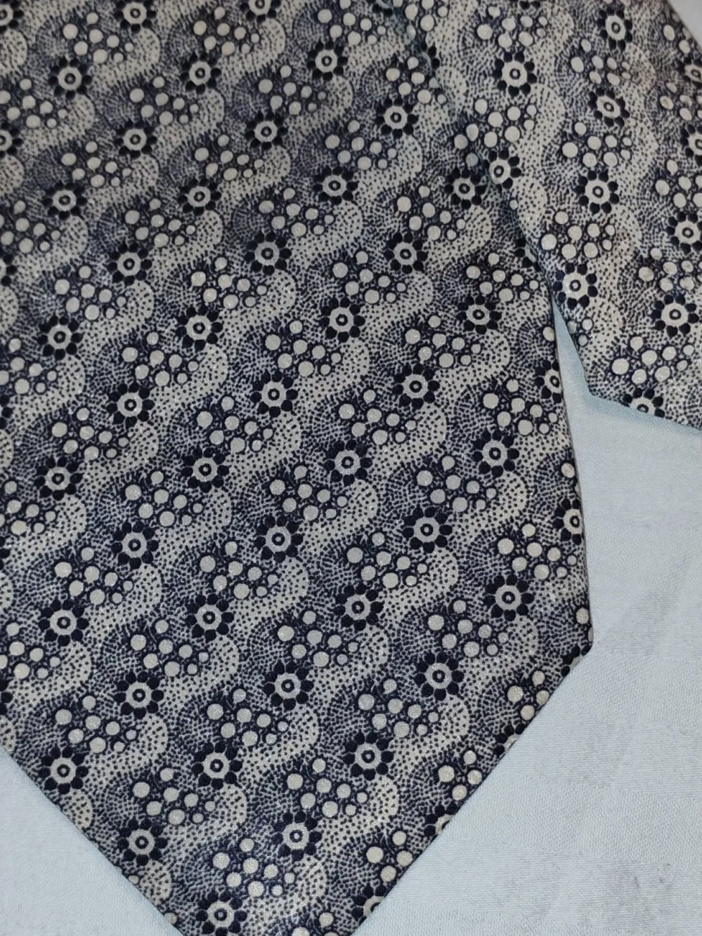 Brioni gucci script